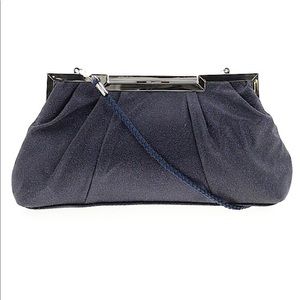 Purse with removable shoulder strap.